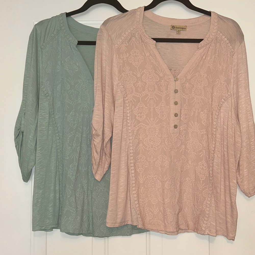 Democracy Sage Green/Blush Lace Henley Blouse/Top 1X Peasant Loose Fit Career